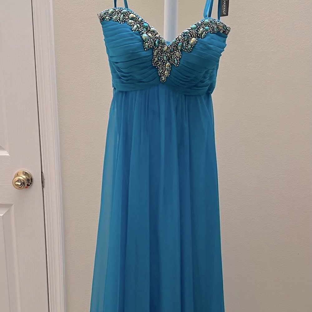 NWT La Femme 18909 - Prom Dress - Picture 3 of 7